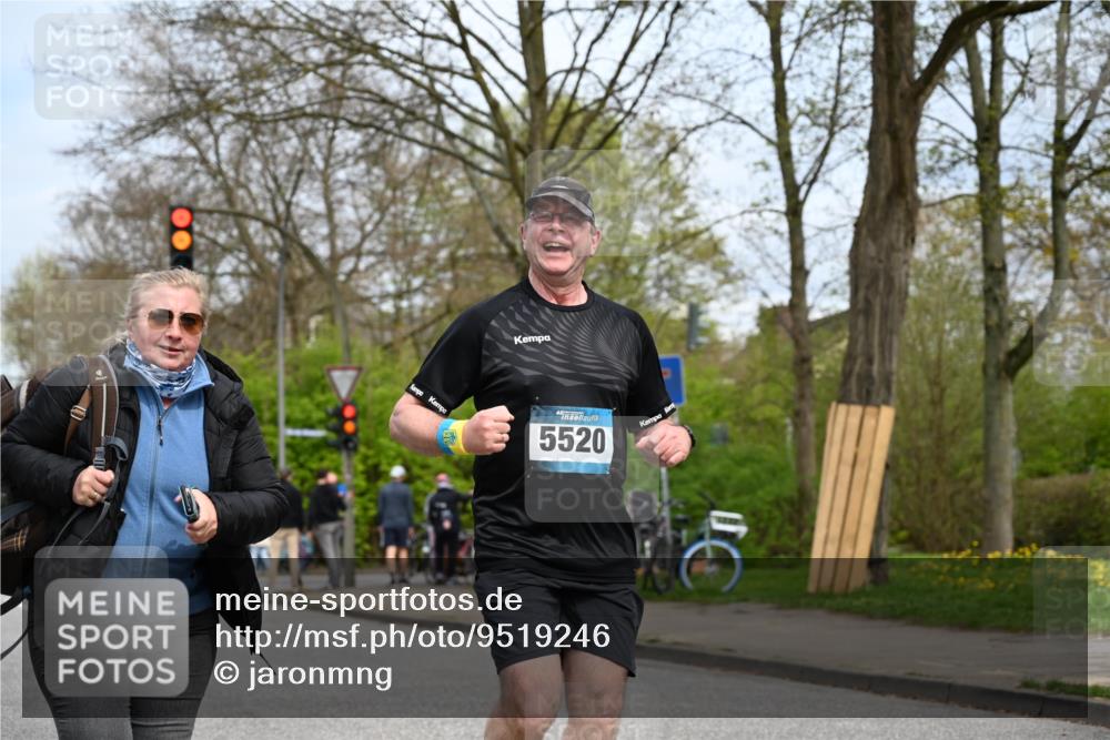 12.04.2026 - 45. Internationalen Wilhelmsburger Insellauf J. Mangold http://msf.ph/oto/9519246 12.04.2026 13:28:11 Ziel 2563, 5695, 3800, 3800, 2630, 5520, 5509, 4316 meine-sportfotos.de