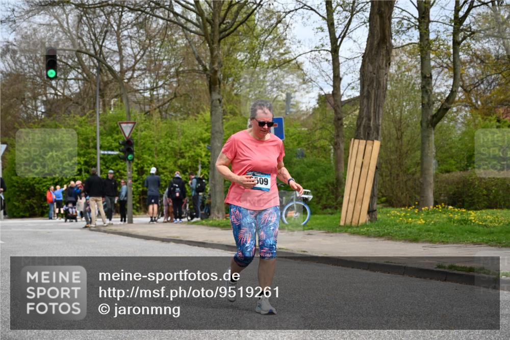 12.04.2026 - 45. Internationalen Wilhelmsburger Insellauf J. Mangold http://msf.ph/oto/9519261 12.04.2026 13:28:17 Ziel 5695, 3800, 2630, 5520, 5509, 4316, 3564, 3483, 4471 meine-sportfotos.de