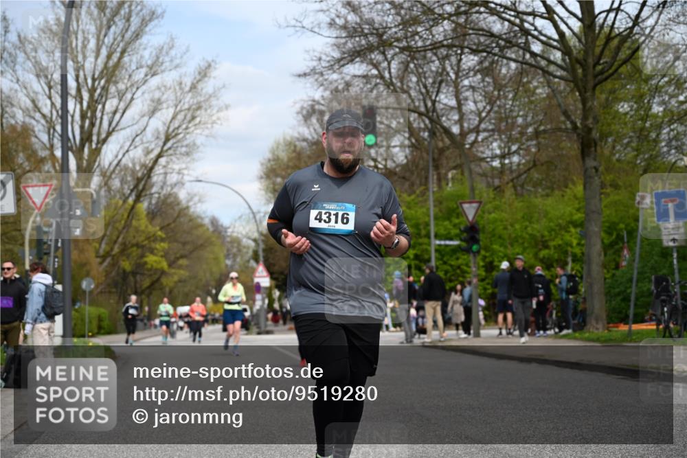 12.04.2026 - 45. Internationalen Wilhelmsburger Insellauf J. Mangold http://msf.ph/oto/9519280 12.04.2026 13:28:21 Ziel 3800, 2630, 5520, 5509, 4316, 3564, 3483, 4471 meine-sportfotos.de