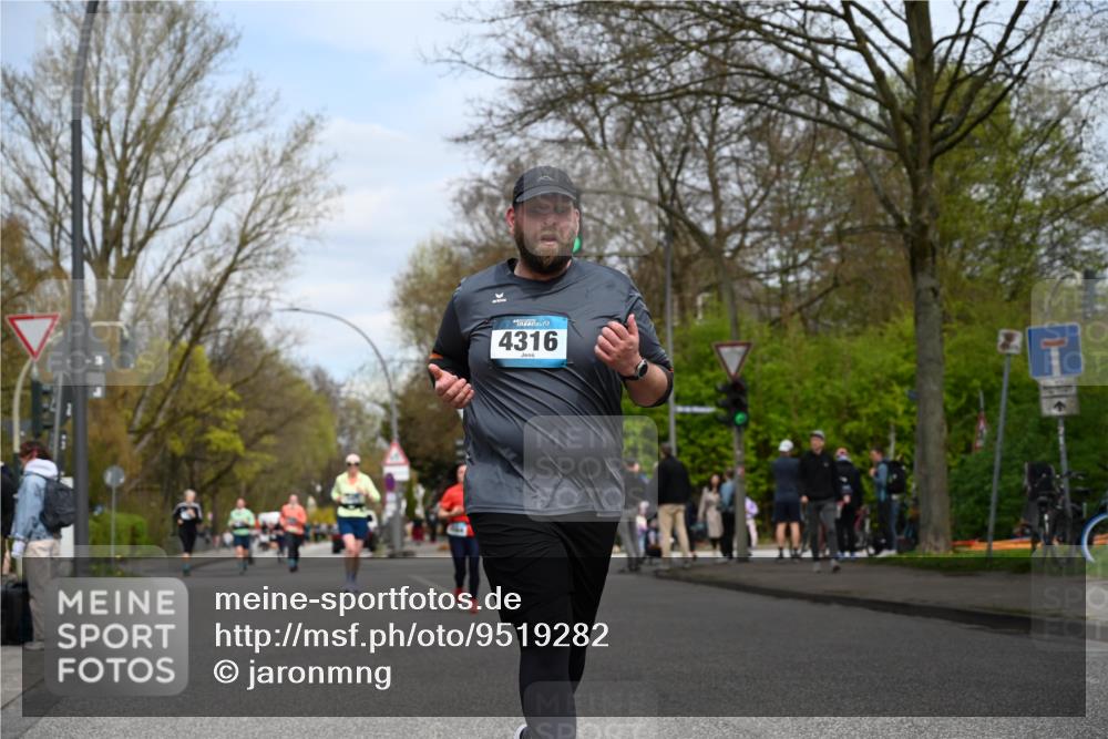 12.04.2026 - 45. Internationalen Wilhelmsburger Insellauf J. Mangold http://msf.ph/oto/9519282 12.04.2026 13:28:21 Ziel 3800, 2630, 5520, 5509, 4316, 3564, 3483, 4471 meine-sportfotos.de