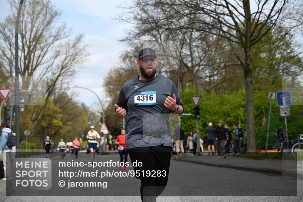 12.04.2026 - 45. Internationalen Wilhelmsburger Insellauf J. Mangold http://msf.ph/oto/9519283 12.04.2026 13:28:21 Ziel 3800, 2630, 5520, 5509, 4316, 3564, 3483, 4471 meine-sportfotos.de