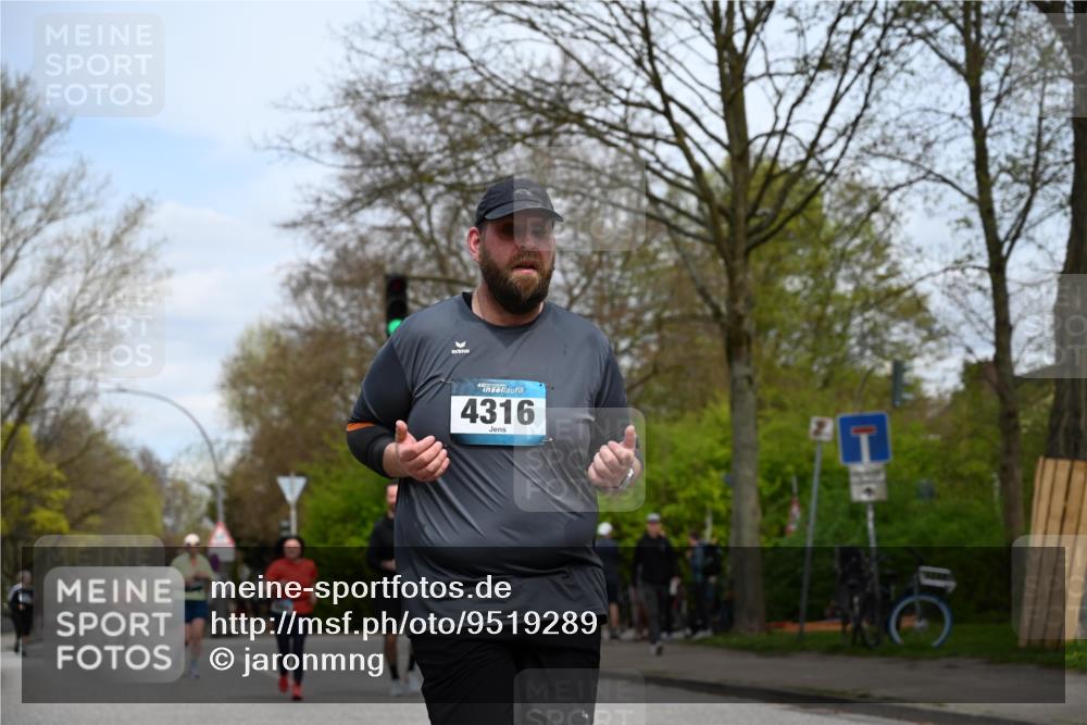 12.04.2026 - 45. Internationalen Wilhelmsburger Insellauf J. Mangold http://msf.ph/oto/9519289 12.04.2026 13:28:22 Ziel 3800, 2630, 5520, 5509, 4316, 4316, 3564, 3483, 4471 meine-sportfotos.de