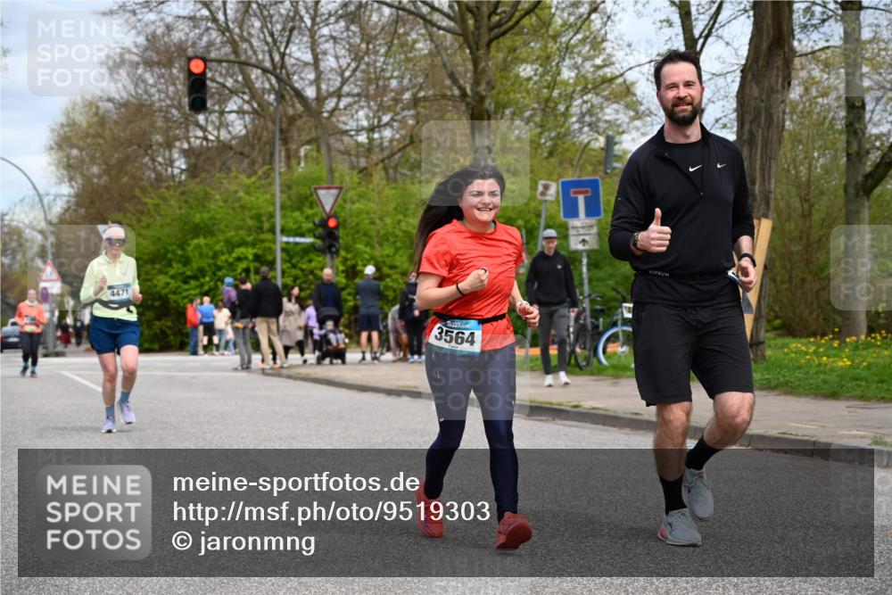 12.04.2026 - 45. Internationalen Wilhelmsburger Insellauf J. Mangold http://msf.ph/oto/9519303 12.04.2026 13:28:26 Ziel 3800, 2630, 5520, 5509, 4316, 3564, 3483, 4471, 4303, 4302, 4304 meine-sportfotos.de