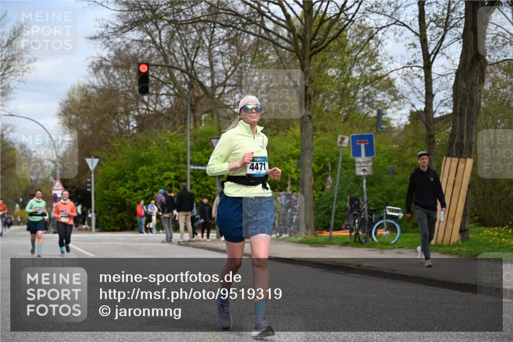 12.04.2026 - 45. Internationalen Wilhelmsburger Insellauf J. Mangold http://msf.ph/oto/9519319 12.04.2026 13:28:29 Ziel 3800, 2630, 5520, 5509, 4316, 3564, 3483, 4471, 4303, 4302, 4304 meine-sportfotos.de