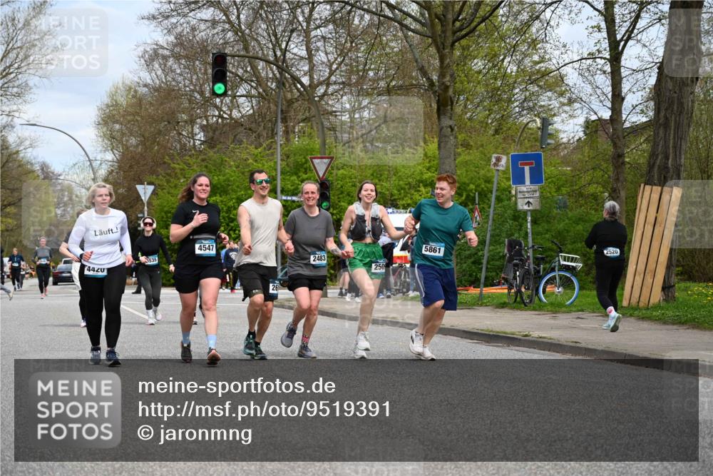 12.04.2026 - 45. Internationalen Wilhelmsburger Insellauf J. Mangold http://msf.ph/oto/9519391 12.04.2026 13:29:03 Ziel 4471, 4303, 4302, 4304, 4451, 2650, 2340, 5861, 2509, 2483, 2616, 5535, 5536, 5539, 4547, 4420, 3648 meine-sportfotos.de
