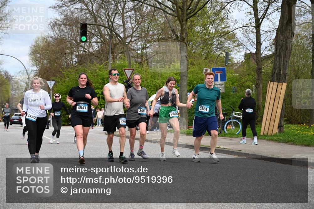 12.04.2026 - 45. Internationalen Wilhelmsburger Insellauf J. Mangold http://msf.ph/oto/9519396 12.04.2026 13:29:03 Ziel 4471, 4303, 4302, 4304, 4451, 2650, 2340, 5861, 2509, 2483, 2616, 5535, 5536, 5539, 4547, 4420, 3648 meine-sportfotos.de