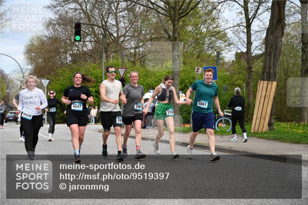 12.04.2026 - 45. Internationalen Wilhelmsburger Insellauf J. Mangold http://msf.ph/oto/9519397 12.04.2026 13:29:03 Ziel 4471, 4303, 4302, 4304, 4451, 2650, 2340, 5861, 2509, 2483, 2616, 5535, 5536, 5539, 4547, 4420, 3648 meine-sportfotos.de