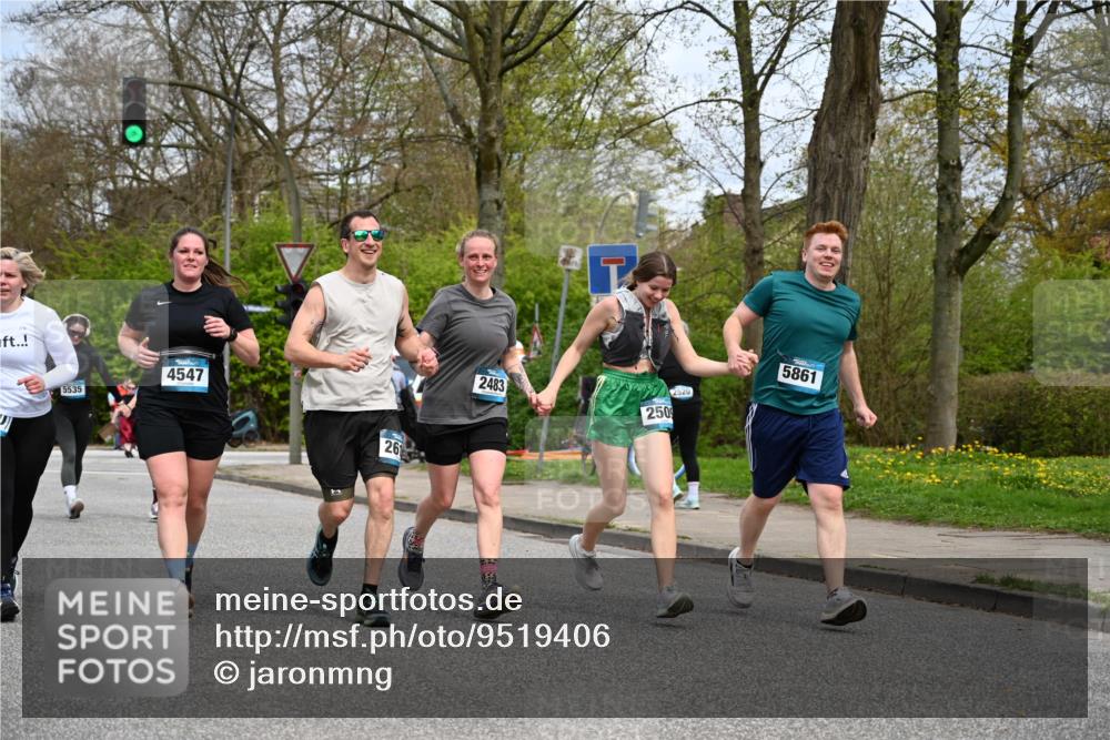 12.04.2026 - 45. Internationalen Wilhelmsburger Insellauf J. Mangold http://msf.ph/oto/9519406 12.04.2026 13:29:04 Ziel 4471, 4303, 4302, 4304, 4451, 2650, 2650, 2340, 5861, 2509, 2483, 2616, 5535, 5536, 5539, 4547, 4420, 3648 meine-sportfotos.de