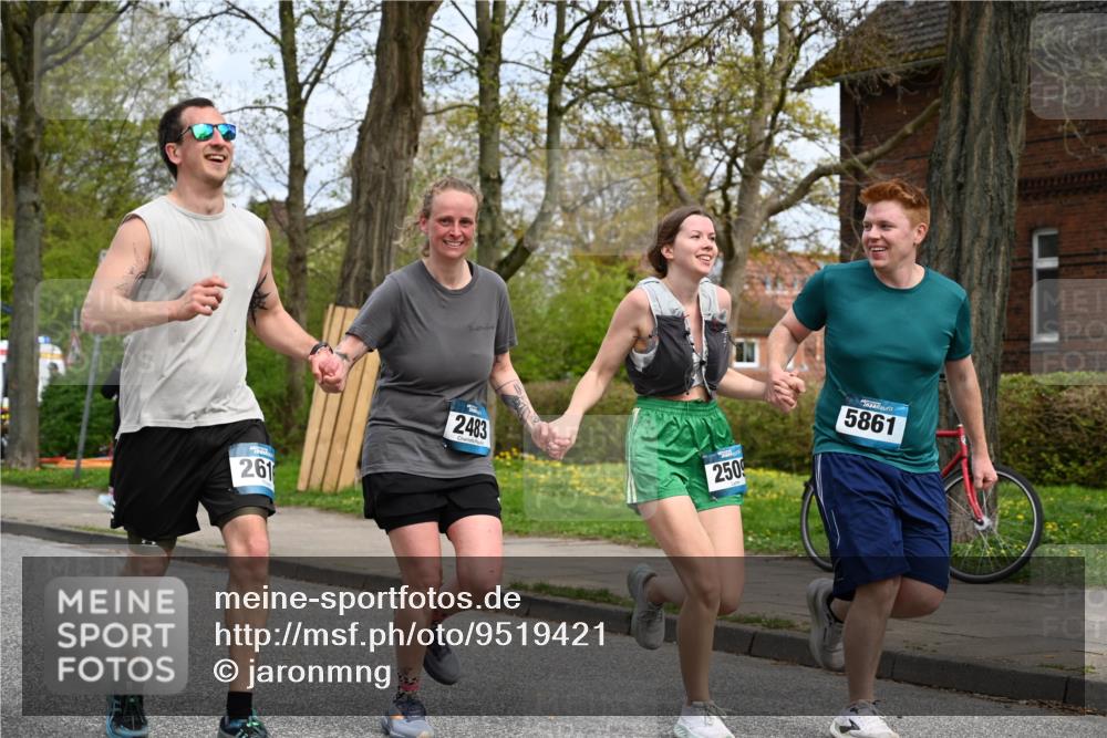 12.04.2026 - 45. Internationalen Wilhelmsburger Insellauf J. Mangold http://msf.ph/oto/9519421 12.04.2026 13:29:05 Ziel 4303, 4302, 4304, 4451, 2650, 2340, 5861, 2509, 2483, 2616, 5535, 5536, 5539, 4547, 4420, 3648 meine-sportfotos.de