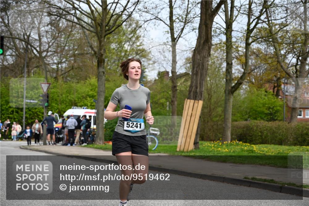 12.04.2026 - 45. Internationalen Wilhelmsburger Insellauf J. Mangold http://msf.ph/oto/9519462 12.04.2026 13:29:52 Ziel 3648, 3547, 3548, 2131, 5241, 3981, 3981, 2514 meine-sportfotos.de