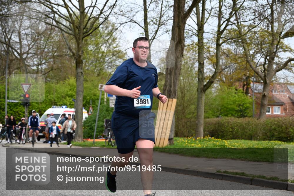 12.04.2026 - 45. Internationalen Wilhelmsburger Insellauf J. Mangold http://msf.ph/oto/9519485 12.04.2026 13:29:59 Ziel 2131, 5241, 5241, 3981, 2514, 2515, 4324, 4429, 2003 meine-sportfotos.de