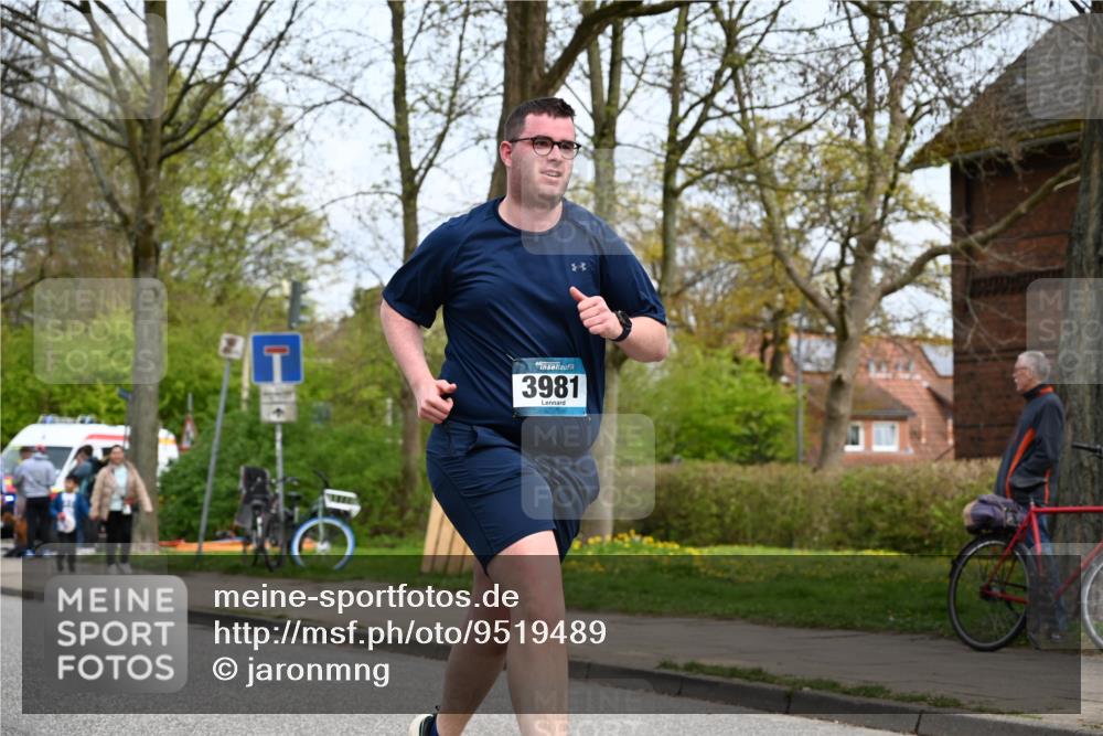 12.04.2026 - 45. Internationalen Wilhelmsburger Insellauf J. Mangold http://msf.ph/oto/9519489 12.04.2026 13:29:59 Ziel 2131, 5241, 5241, 3981, 2514, 2515, 4324, 4429, 2003 meine-sportfotos.de