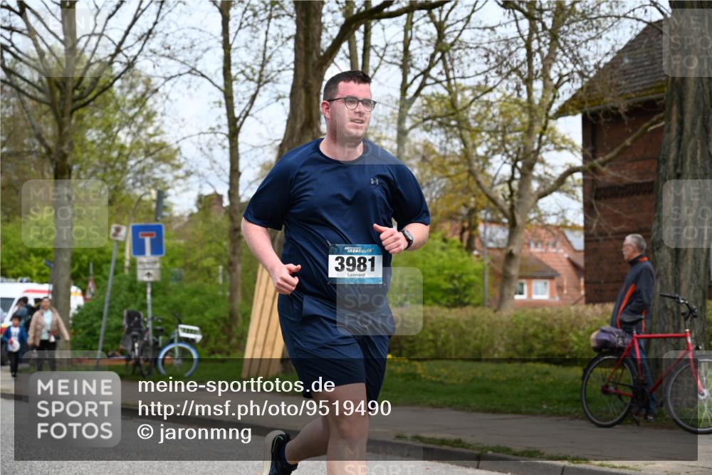 12.04.2026 - 45. Internationalen Wilhelmsburger Insellauf J. Mangold http://msf.ph/oto/9519490 12.04.2026 13:29:59 Ziel 2131, 5241, 5241, 3981, 2514, 2515, 4324, 4429, 2003 meine-sportfotos.de