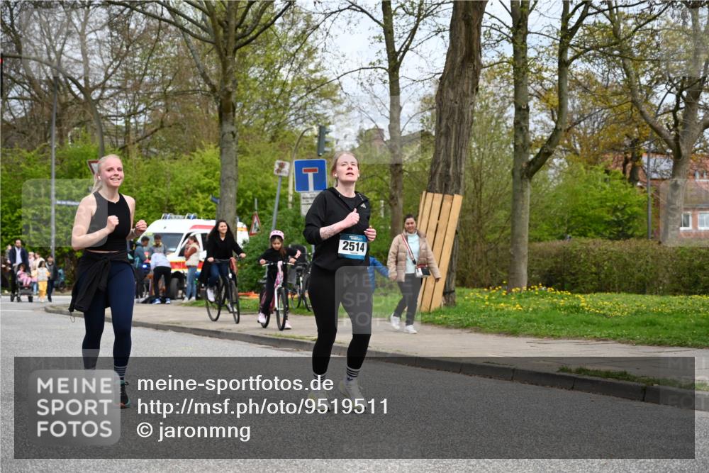 12.04.2026 - 45. Internationalen Wilhelmsburger Insellauf J. Mangold http://msf.ph/oto/9519511 12.04.2026 13:30:06 Ziel 5241, 3981, 2514, 2515, 4324, 4429, 2003, 4456, 4463 meine-sportfotos.de