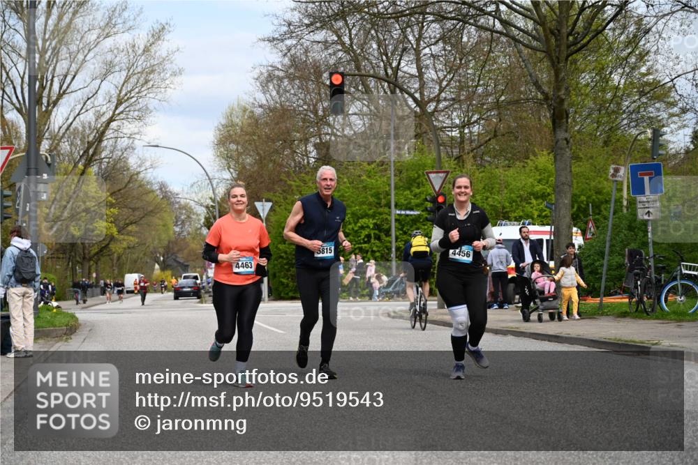 12.04.2026 - 45. Internationalen Wilhelmsburger Insellauf J. Mangold http://msf.ph/oto/9519543 12.04.2026 13:30:20 Ziel 5241, 3981, 2514, 2515, 4324, 4429, 4324, 4429, 2003, 4456, 4463, 5815 meine-sportfotos.de
