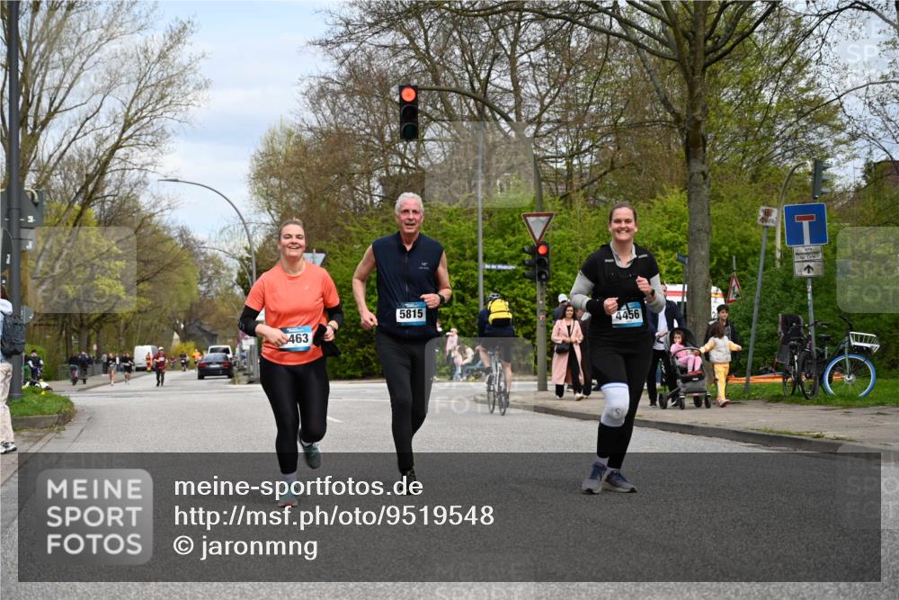12.04.2026 - 45. Internationalen Wilhelmsburger Insellauf J. Mangold http://msf.ph/oto/9519548 12.04.2026 13:30:20 Ziel 5241, 3981, 2514, 2515, 4324, 4429, 4324, 4429, 2003, 4456, 4463, 5815 meine-sportfotos.de