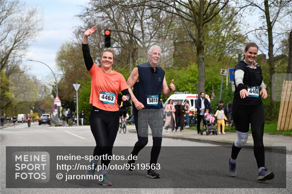 12.04.2026 - 45. Internationalen Wilhelmsburger Insellauf J. Mangold http://msf.ph/oto/9519563 12.04.2026 13:30:22 Ziel 5241, 3981, 2514, 2515, 4324, 4429, 2003, 4456, 4463, 5815 meine-sportfotos.de