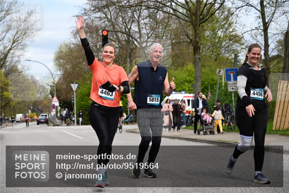 12.04.2026 - 45. Internationalen Wilhelmsburger Insellauf J. Mangold http://msf.ph/oto/9519564 12.04.2026 13:30:22 Ziel 5241, 3981, 2514, 2515, 4324, 4429, 2003, 4456, 4463, 5815 meine-sportfotos.de