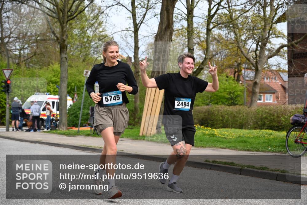 12.04.2026 - 45. Internationalen Wilhelmsburger Insellauf J. Mangold http://msf.ph/oto/9519636 12.04.2026 13:30:55 Ziel 4456, 4463, 5815, 5546, 5745, 2494 meine-sportfotos.de