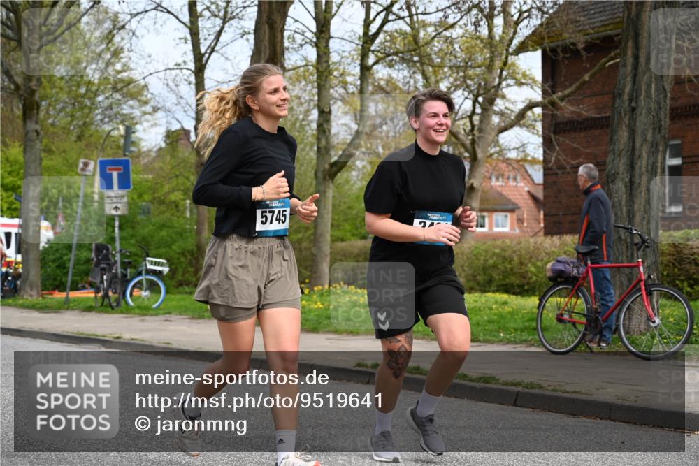 12.04.2026 - 45. Internationalen Wilhelmsburger Insellauf J. Mangold http://msf.ph/oto/9519641 12.04.2026 13:30:56 Ziel 5815, 5546, 5745, 2494 meine-sportfotos.de