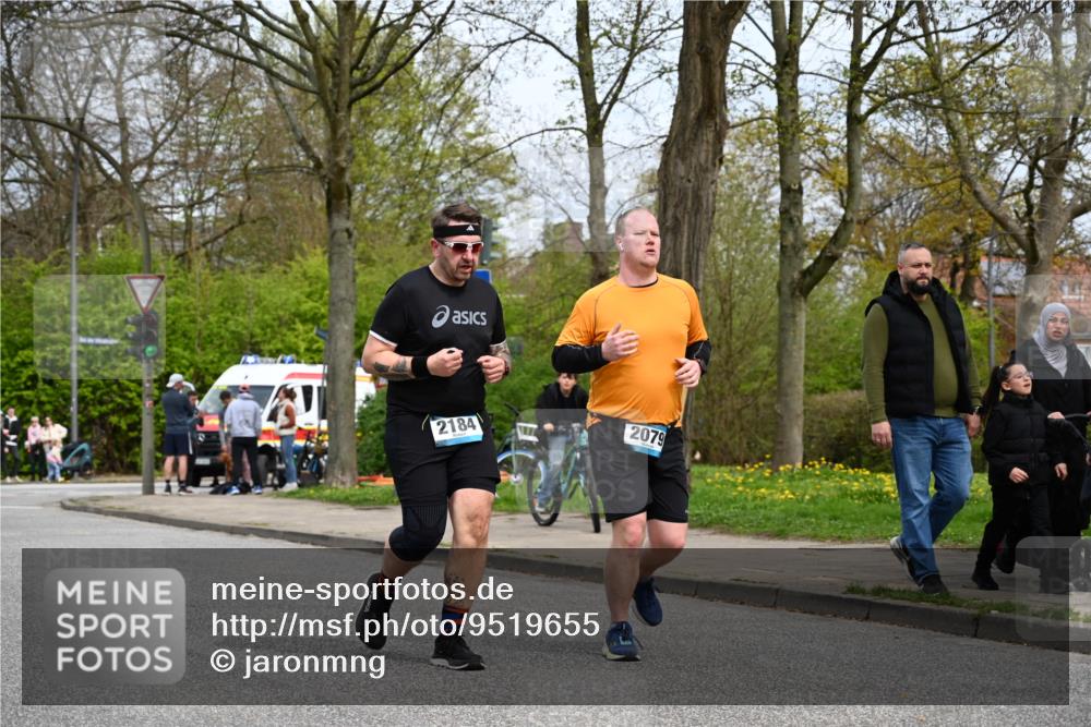 12.04.2026 - 45. Internationalen Wilhelmsburger Insellauf J. Mangold http://msf.ph/oto/9519655 12.04.2026 13:31:20 Ziel 5745, 2494, 2184, 2079 meine-sportfotos.de