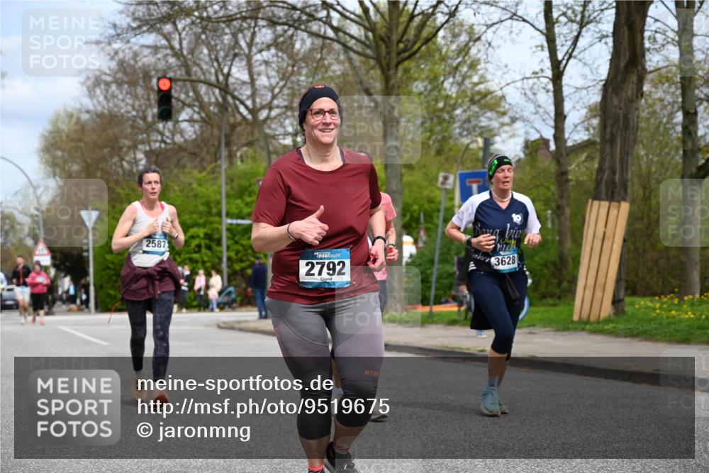 12.04.2026 - 45. Internationalen Wilhelmsburger Insellauf J. Mangold http://msf.ph/oto/9519675 12.04.2026 13:31:39 Ziel 2184, 2079, 2792, 3632, 3628, 2587, 2339, 4462 meine-sportfotos.de