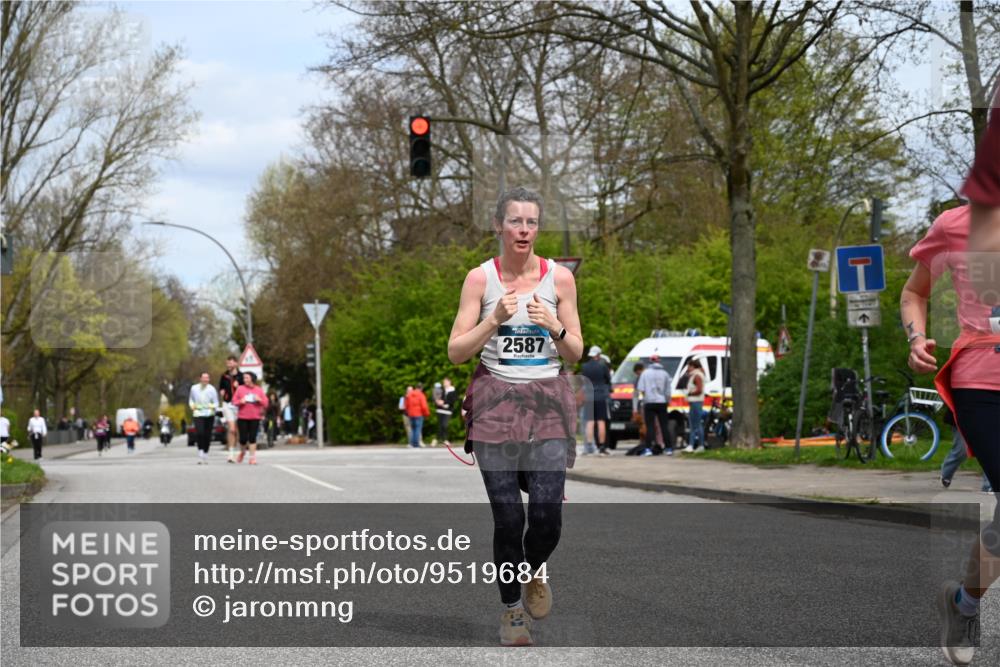 12.04.2026 - 45. Internationalen Wilhelmsburger Insellauf J. Mangold http://msf.ph/oto/9519684 12.04.2026 13:31:40 Ziel 2184, 2079, 2792, 3632, 3628, 2587, 2339, 4462 meine-sportfotos.de