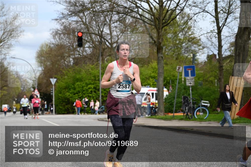12.04.2026 - 45. Internationalen Wilhelmsburger Insellauf J. Mangold http://msf.ph/oto/9519689 12.04.2026 13:31:40 Ziel 2184, 2079, 2792, 3632, 3628, 2587, 2339, 4462 meine-sportfotos.de