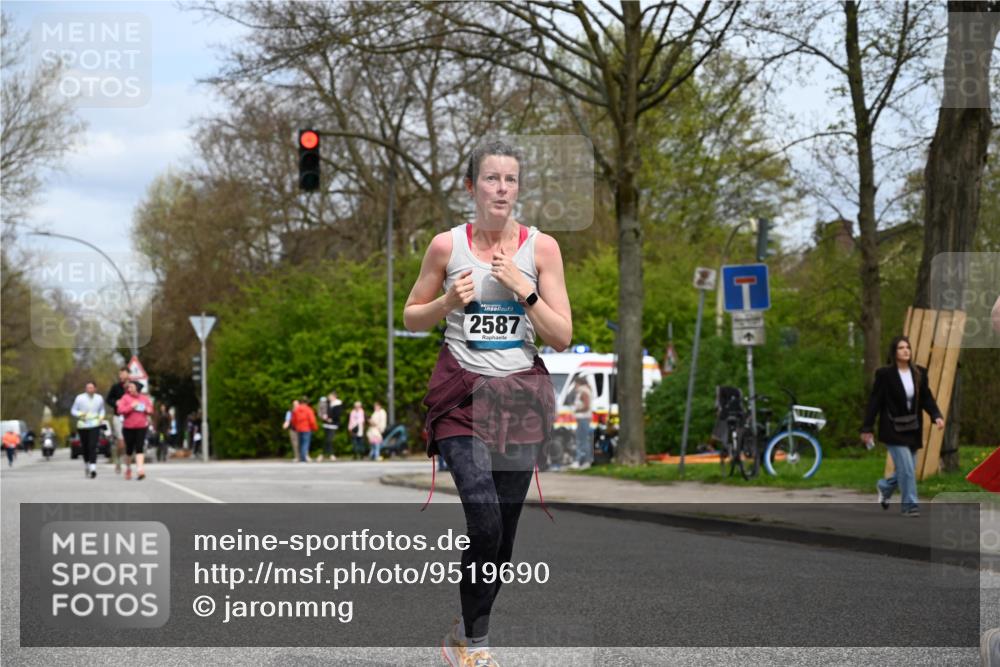 12.04.2026 - 45. Internationalen Wilhelmsburger Insellauf J. Mangold http://msf.ph/oto/9519690 12.04.2026 13:31:40 Ziel 2184, 2079, 2792, 3632, 3628, 2587, 2339, 4462 meine-sportfotos.de