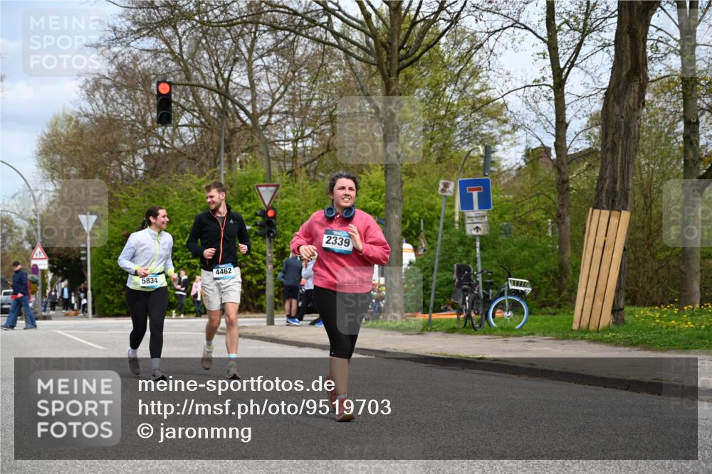 12.04.2026 - 45. Internationalen Wilhelmsburger Insellauf J. Mangold http://msf.ph/oto/9519703 12.04.2026 13:31:49 Ziel 2184, 2079, 2792, 2792, 3632, 3628, 2587, 2339, 4462, 4065, 3231 meine-sportfotos.de