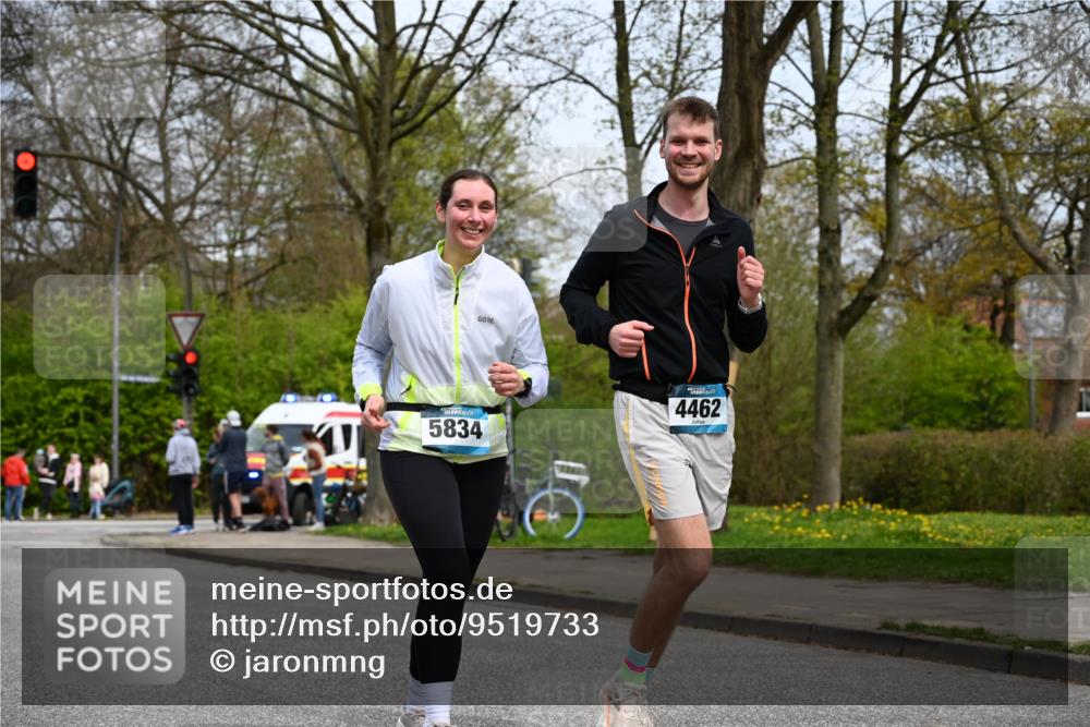 12.04.2026 - 45. Internationalen Wilhelmsburger Insellauf J. Mangold http://msf.ph/oto/9519733 12.04.2026 13:31:53 Ziel 2184, 2079, 2792, 3632, 3628, 2587, 2339, 4462, 4065, 3231, 2397 meine-sportfotos.de
