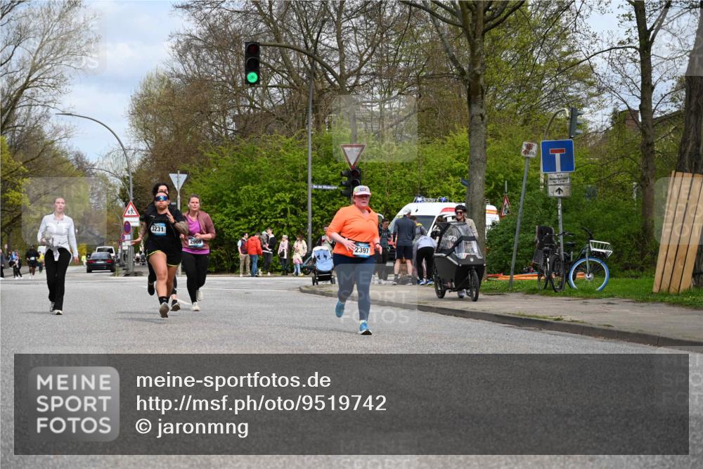 12.04.2026 - 45. Internationalen Wilhelmsburger Insellauf J. Mangold http://msf.ph/oto/9519742 12.04.2026 13:32:06 Ziel 2792, 3632, 3628, 2587, 2339, 4462, 4065, 3231, 2397, 3684, 2909, 3684, 2909 meine-sportfotos.de