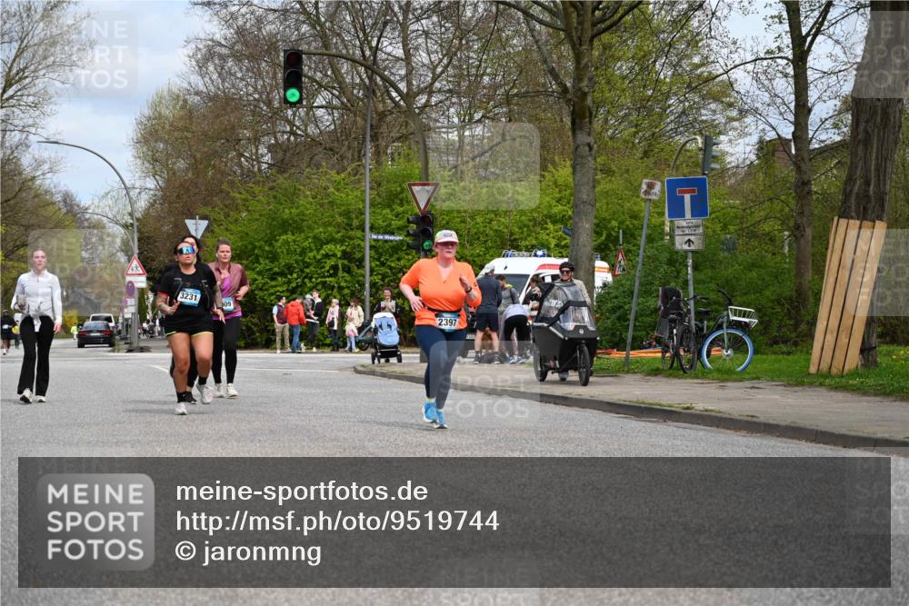12.04.2026 - 45. Internationalen Wilhelmsburger Insellauf J. Mangold http://msf.ph/oto/9519744 12.04.2026 13:32:06 Ziel 2792, 3632, 3628, 2587, 2339, 4462, 4065, 3231, 2397, 3684, 2909, 3684, 2909 meine-sportfotos.de