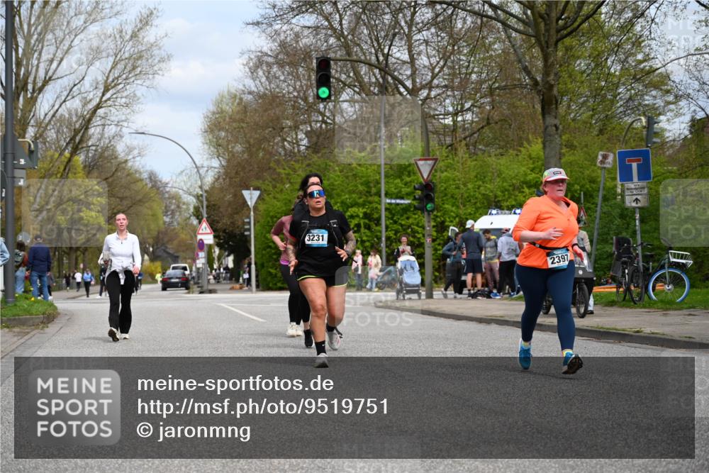 12.04.2026 - 45. Internationalen Wilhelmsburger Insellauf J. Mangold http://msf.ph/oto/9519751 12.04.2026 13:32:07 Ziel 2792, 3632, 3628, 2587, 2339, 4462, 4065, 4065, 3231, 2397, 3684, 2909 meine-sportfotos.de
