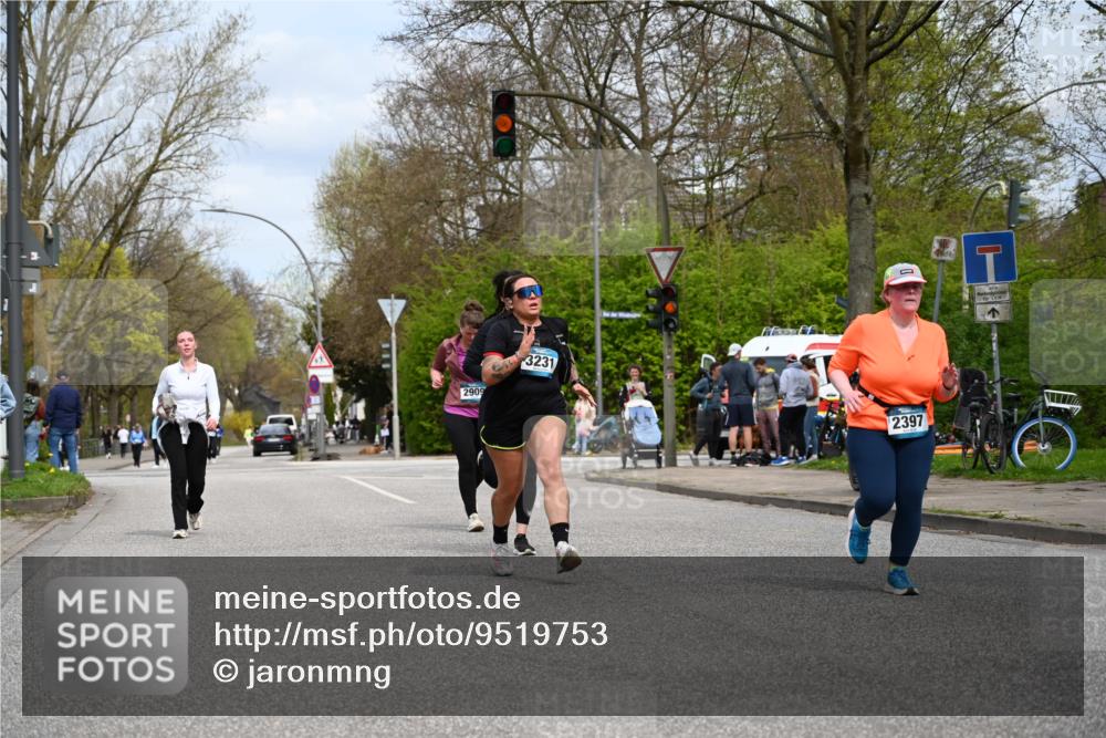 12.04.2026 - 45. Internationalen Wilhelmsburger Insellauf J. Mangold http://msf.ph/oto/9519753 12.04.2026 13:32:07 Ziel 2792, 3632, 3628, 2587, 2339, 4462, 4065, 4065, 3231, 2397, 3684, 2909 meine-sportfotos.de