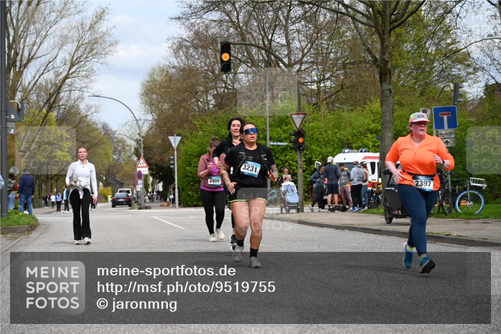 12.04.2026 - 45. Internationalen Wilhelmsburger Insellauf J. Mangold http://msf.ph/oto/9519755 12.04.2026 13:32:07 Ziel 2792, 3632, 3628, 2587, 2339, 4462, 4065, 4065, 3231, 2397, 3684, 2909 meine-sportfotos.de