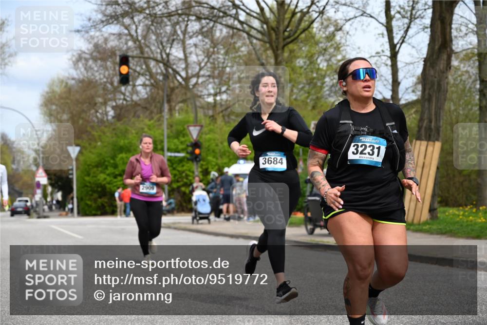 12.04.2026 - 45. Internationalen Wilhelmsburger Insellauf J. Mangold http://msf.ph/oto/9519772 12.04.2026 13:32:09 Ziel 2792, 3632, 3628, 2587, 2339, 4462, 4065, 3231, 3231, 2397, 3684, 2909 meine-sportfotos.de