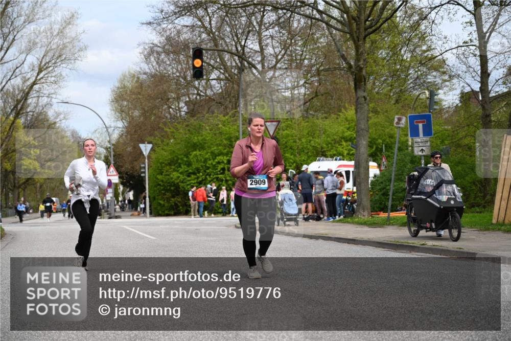 12.04.2026 - 45. Internationalen Wilhelmsburger Insellauf J. Mangold http://msf.ph/oto/9519776 12.04.2026 13:32:10 Ziel 2792, 3632, 3628, 2587, 2339, 4462, 4065, 3231, 2397, 3684, 2909 meine-sportfotos.de