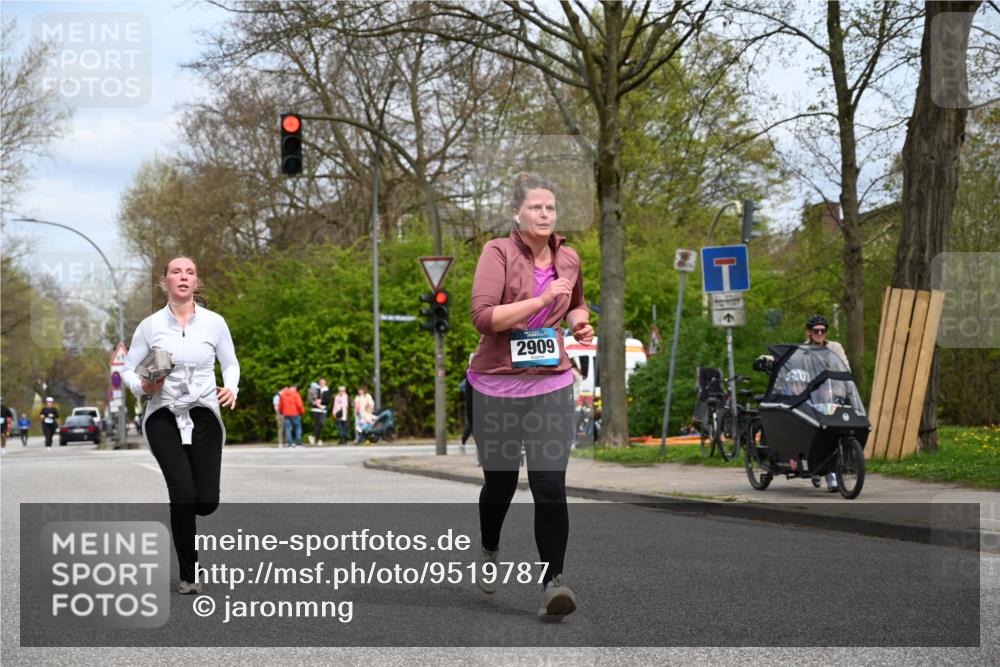 12.04.2026 - 45. Internationalen Wilhelmsburger Insellauf J. Mangold http://msf.ph/oto/9519787 12.04.2026 13:32:10 Ziel 2792, 3632, 3628, 2587, 2339, 4462, 4065, 3231, 2397, 3684, 2909 meine-sportfotos.de