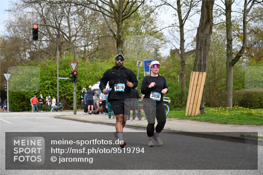 12.04.2026 - 45. Internationalen Wilhelmsburger Insellauf J. Mangold http://msf.ph/oto/9519794 12.04.2026 13:32:32 Ziel 4065, 3231, 2397, 3684, 2909, 3836, 5224 meine-sportfotos.de