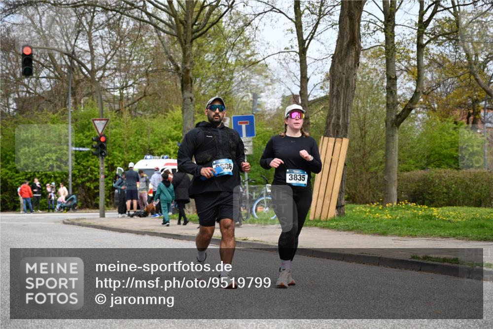 12.04.2026 - 45. Internationalen Wilhelmsburger Insellauf J. Mangold http://msf.ph/oto/9519799 12.04.2026 13:32:32 Ziel 4065, 3231, 2397, 3684, 2909, 3836, 5224 meine-sportfotos.de