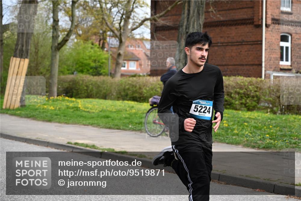 12.04.2026 - 45. Internationalen Wilhelmsburger Insellauf J. Mangold http://msf.ph/oto/9519871 12.04.2026 13:32:58 Ziel 3836, 5224, 3980, 5715, 3530 meine-sportfotos.de