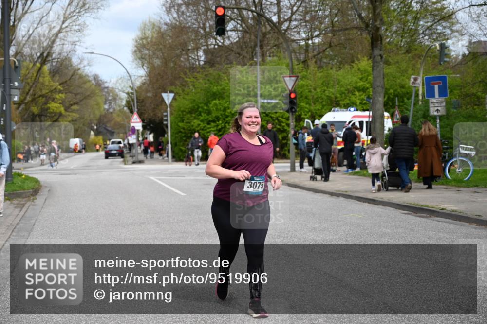 12.04.2026 - 45. Internationalen Wilhelmsburger Insellauf J. Mangold http://msf.ph/oto/9519906 12.04.2026 13:34:04 Ziel 3409, 3075 meine-sportfotos.de