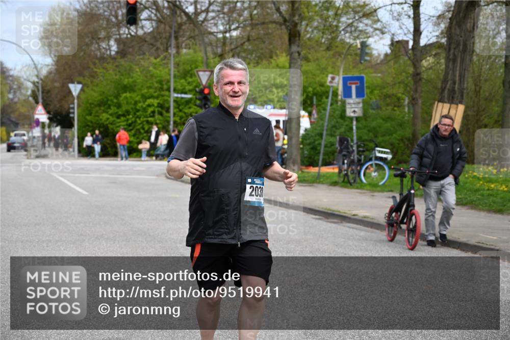 12.04.2026 - 45. Internationalen Wilhelmsburger Insellauf J. Mangold http://msf.ph/oto/9519941 12.04.2026 13:34:34 Ziel 3075, 2038 meine-sportfotos.de