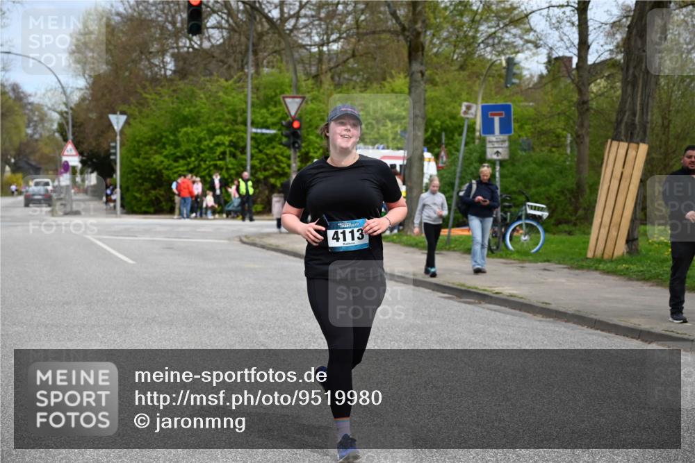 12.04.2026 - 45. Internationalen Wilhelmsburger Insellauf J. Mangold http://msf.ph/oto/9519980 12.04.2026 13:35:16 Ziel 4988, 4989, 3282, 4113 meine-sportfotos.de
