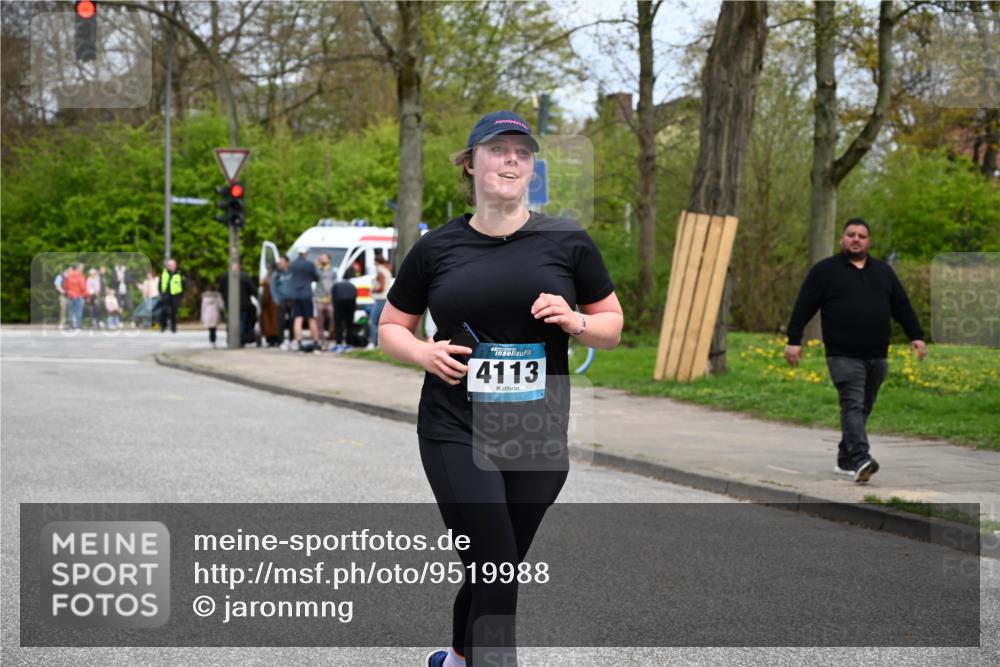 12.04.2026 - 45. Internationalen Wilhelmsburger Insellauf J. Mangold http://msf.ph/oto/9519988 12.04.2026 13:35:17 Ziel 4988, 4989, 3282, 4113 meine-sportfotos.de