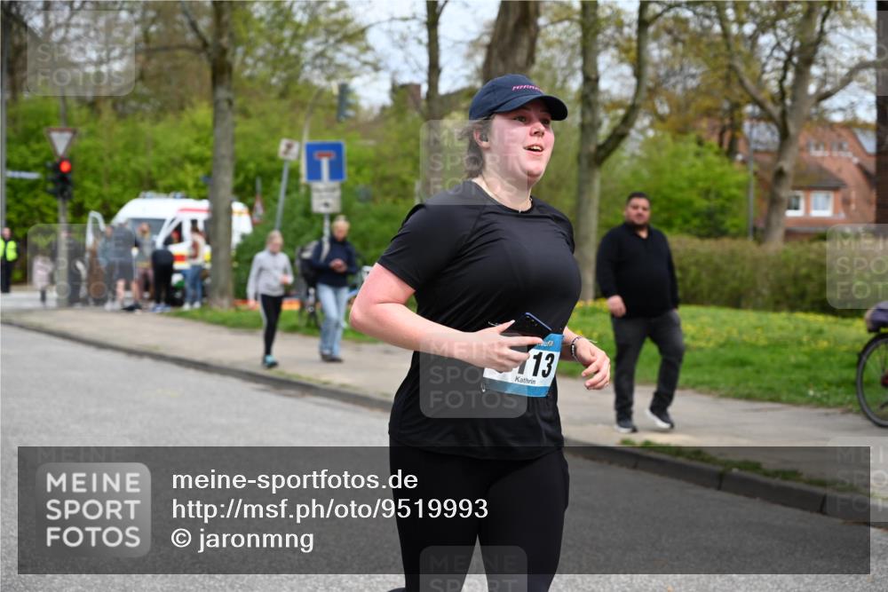 12.04.2026 - 45. Internationalen Wilhelmsburger Insellauf J. Mangold http://msf.ph/oto/9519993 12.04.2026 13:35:17 Ziel 4988, 4989, 3282, 4113 meine-sportfotos.de