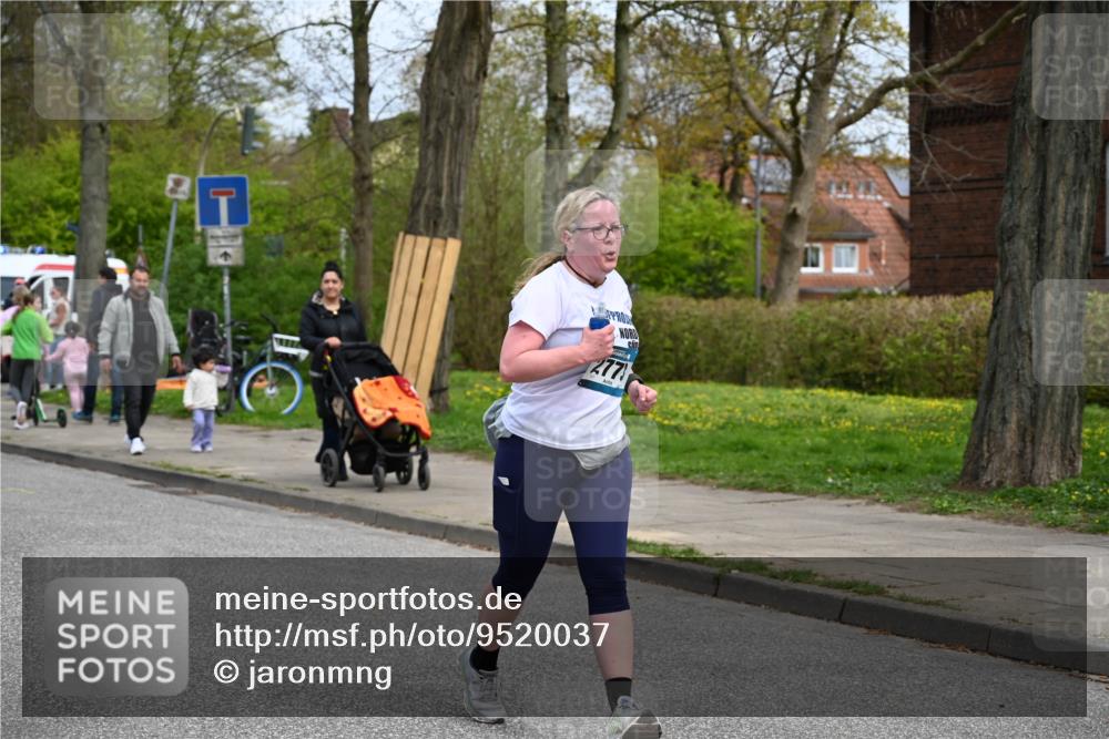 12.04.2026 - 45. Internationalen Wilhelmsburger Insellauf J. Mangold http://msf.ph/oto/9520037 12.04.2026 13:36:19 Ziel 5233, 3376, 2773 meine-sportfotos.de