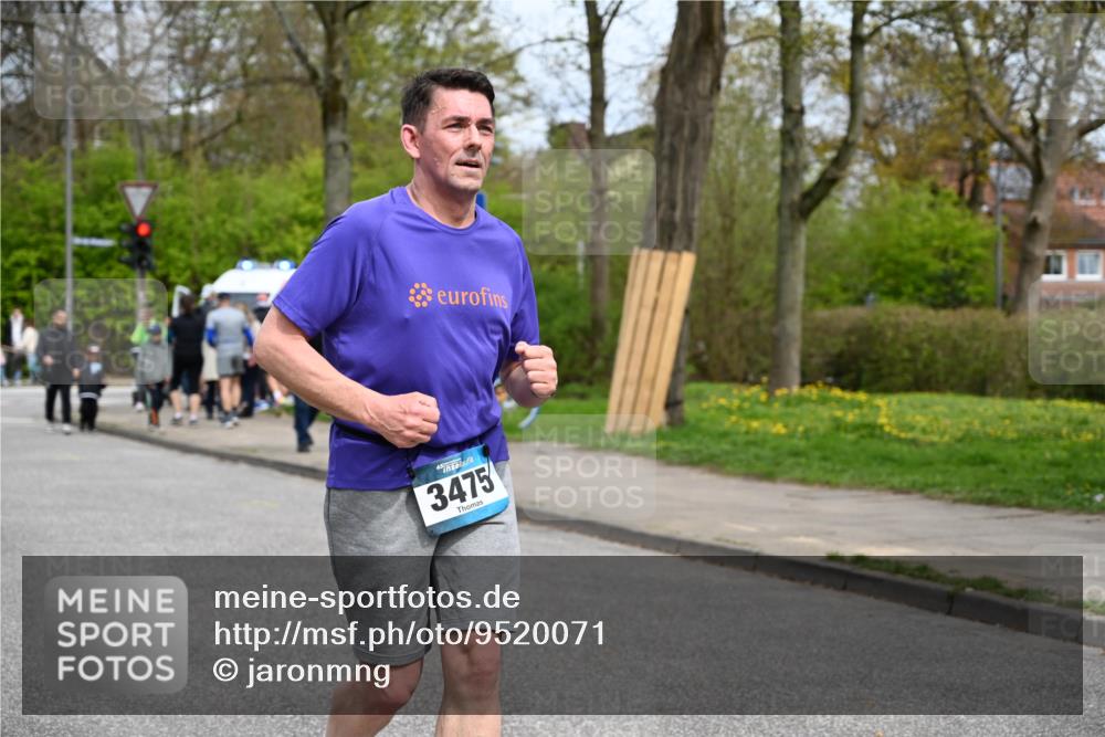 12.04.2026 - 45. Internationalen Wilhelmsburger Insellauf J. Mangold http://msf.ph/oto/9520071 12.04.2026 13:36:56 Ziel 2773, 3559, 5604, 3475 meine-sportfotos.de