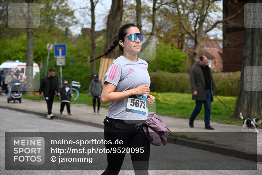 12.04.2026 - 45. Internationalen Wilhelmsburger Insellauf J. Mangold http://msf.ph/oto/9520095 12.04.2026 13:37:06 Ziel 3559, 5604, 3475, 5672 meine-sportfotos.de